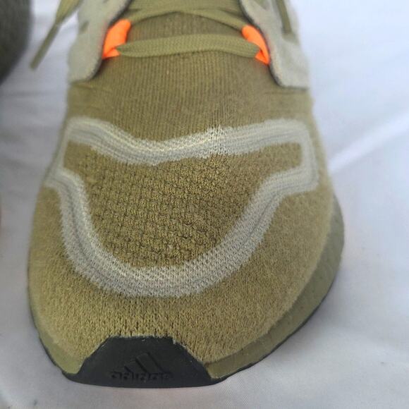 Adidas Mens 7.5 Ultraboost 22 Running Athletic Shoe in Green Orange - Picture 3 of 16